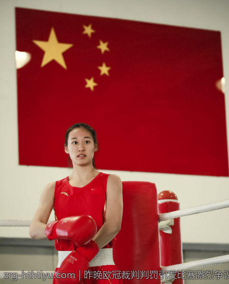 昨晚欧冠裁判判罚引发比赛激烈争议剧情